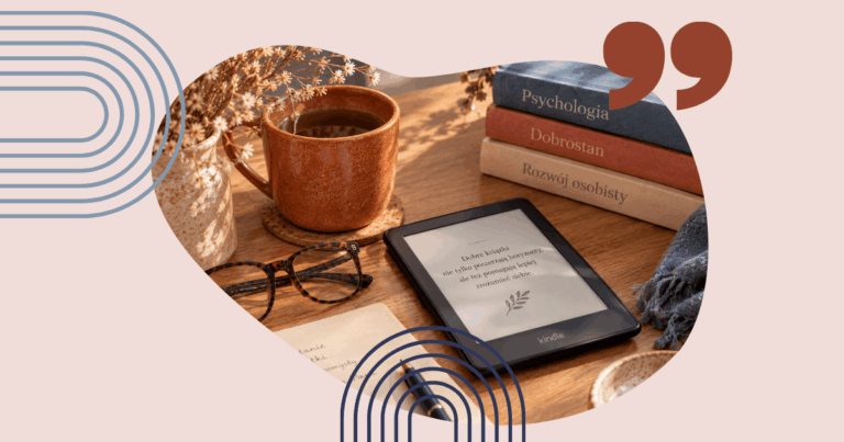 E-book, książki, notes. Domowe biuro.